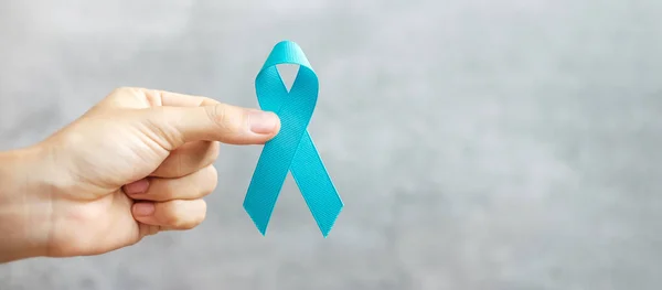 November Prostaat Cancer Awareness Maand Man Met Licht Blauw Lint — Stockfoto