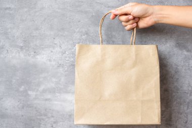 Arka planda çevre dostu alışveriş çantası var. Doğal konteynır. sıfır atık, kirlilik, toprak günü, ücretsiz plastik, dünya çevre günü konsepti