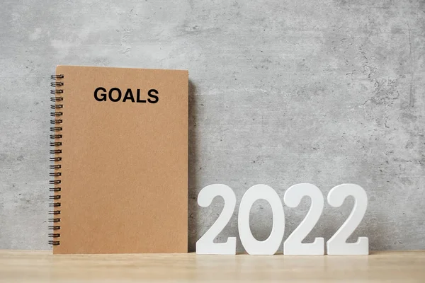2022 Gelukkig Nieuwjaar Met Goals Notebook Houten Nummer Countdown Resolutie — Stockfoto