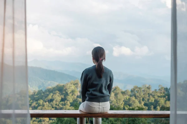 Happy Woman Relaxing Looking Mountain View Countryside Home Homestay Morning — Stockfoto