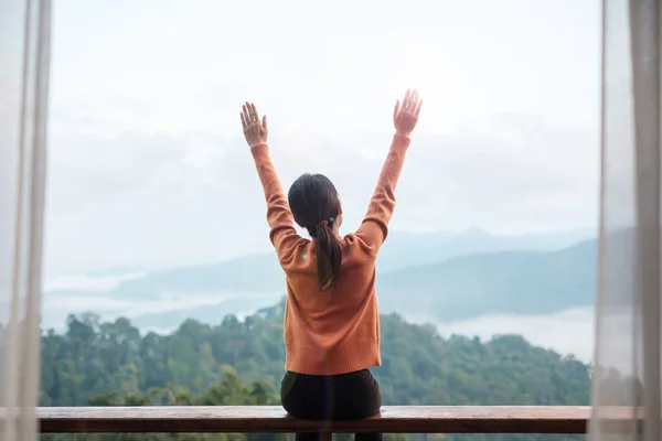 Happy Woman Relaxing Looking Mountain View Countryside Home Homestay Morning — Fotografia de Stock