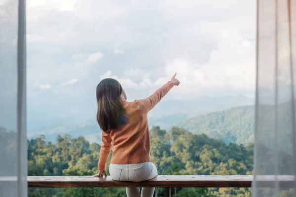 Happy Woman Relaxing Looking Mountain View Countryside Home Homestay Morning — Stockfoto