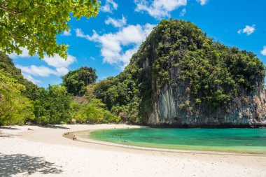 Hong Adası, Krabi, Tayland 'da güzel bir sahil. şehir simgesi, hedef Güneydoğu Asya Seyahat, tatil, tropik ve tatil konsepti