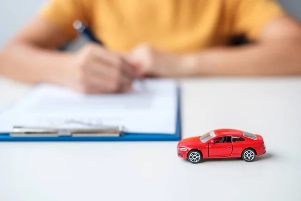Woman Hand Signing Contract Document Buy Sale Insurance Car Rental — Stock Photo, Image