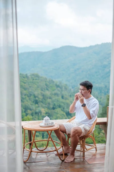 Man Drinking Tea Looking Mountain View Young Tourist Stay Countryside — Fotografia de Stock