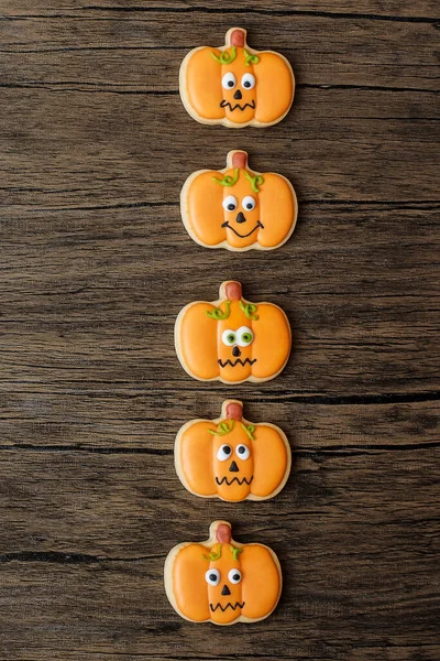 Szczęśliwego Halloween Dzień Zabawnym Ciasteczka Zestaw Drewnianym Tle Stołu Trick — Zdjęcie stockowe
