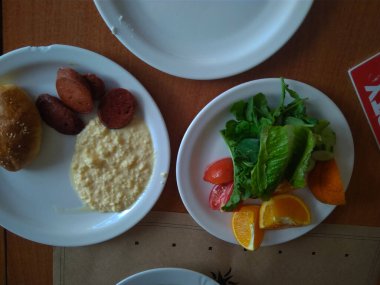 Türk mutfağından harika bir sabah kahvaltısı. Sebzeli peynir.