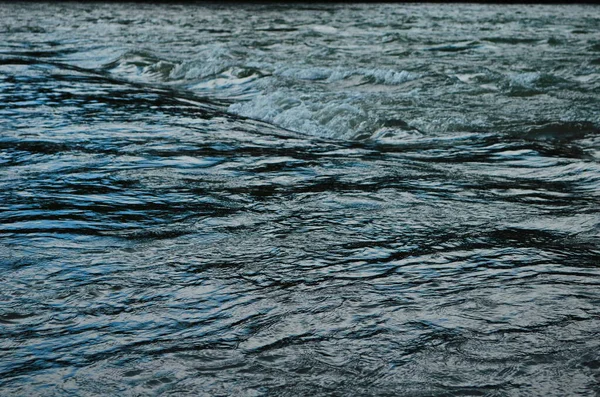 Río Que Fluye Sobre Rocas Agua Azul —  Fotos de Stock