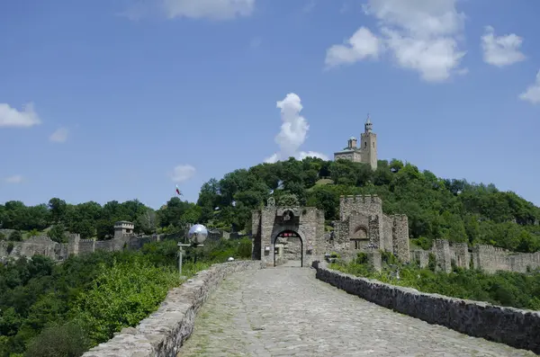 Bulgaristan 'ın kuzeyindeki eski şehir Veliko Tarnovo' nun manzarası