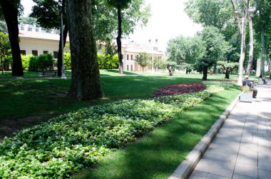 İstanbul'un Eminönü semtindeki tarihi kent gülhane Parkı'nın görünümü. Topkapı Sarayı, Türkiye.