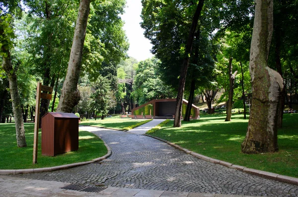 Vista Del Histórico Parque Urbano Gulhane Distrito Eminonu Estambul Palacio —  Fotos de Stock