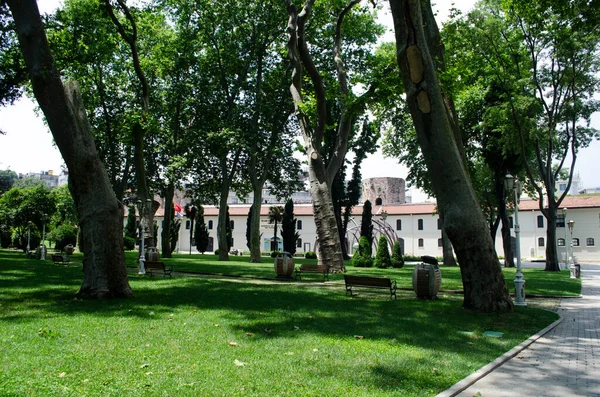 Widok Historycznego Miejskiego Parku Gulhane Dzielnicy Eminonu Stambule Pałac Topkapi — Zdjęcie stockowe