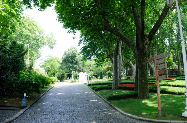 Θέα Στο Ιστορικό Αστικό Πάρκο Γκουλχέιν Στην Περιοχή Εξοχονική Της — Φωτογραφία Αρχείου