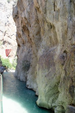 Goynuk Kanyonu 'nda renkli bir bahar sahnesi. Türkiye, Asya 'da güzel bir sabah manzarası. Doğa konseptinin güzelliği.
