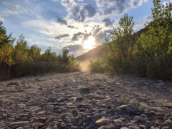 Beautiful Cloudy Sky Sunset River High Bank River Overgrown Grass — 스톡 사진