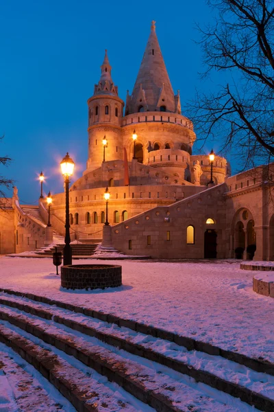 Winters tafereel van het Vissersbastion in Boedapest — Stockfoto