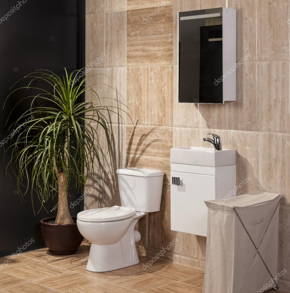Részlet egy fényűzÅ fürdÅszoba modern csempe és wc vel — stock ...