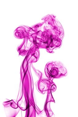 Beyaz arka plan üzerinde izole pembe soyut duman