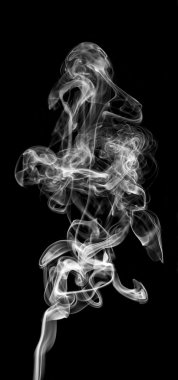 izole bir siyah arka plan üzerine beyaz duman