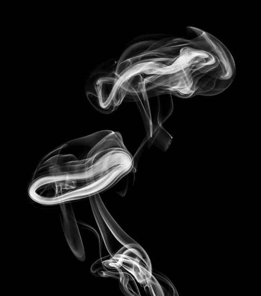 Elszigetelt, fekete alapon fehér füst — Stock Fotó