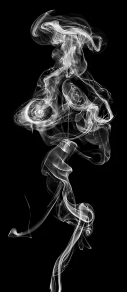 白い煙が黒の背景上に分離されて — ストック写真