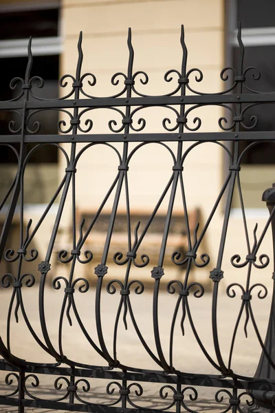 Détail de garde-corps en fer forgé avec de beaux ornements — Photo