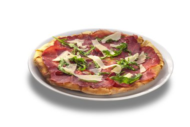 sosis ve peynir slises pizza