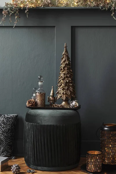 Vánoční Kompozice Zeleném Sametovém Sáčku Obývacím Pokoji Krásná Dekorace Vánoční — Stock fotografie