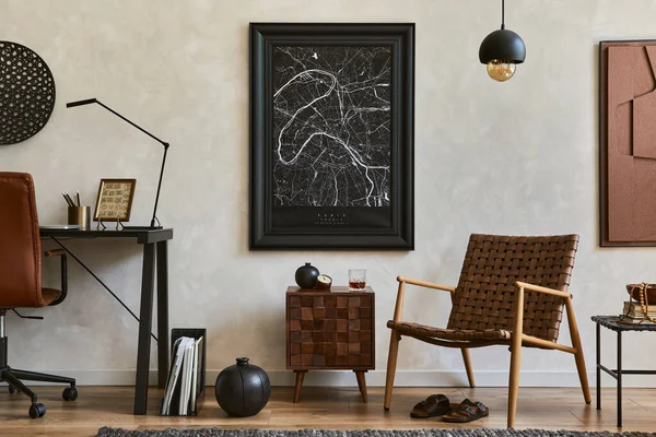 Kreative Komposition Eleganter Maskuliner Wohnzimmereinrichtung Mit Attrappe Posterrahmen Braunem Sessel — Stockfoto