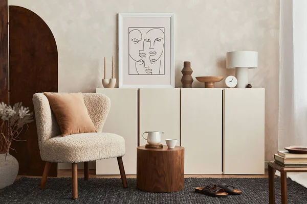 디자인에 포스터 프레임 안락의자 테이블 개인용 액세서리가 들어가 현대적 스타일 — 스톡 사진
