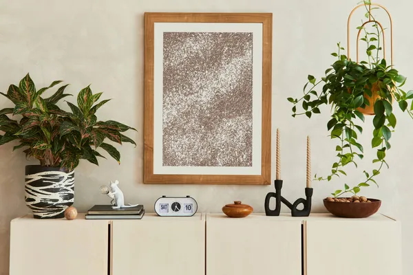 거실의 포스터 프레임 베이지 사이드 빈티지 액세서리가 갖추어 템플릿 — 스톡 사진