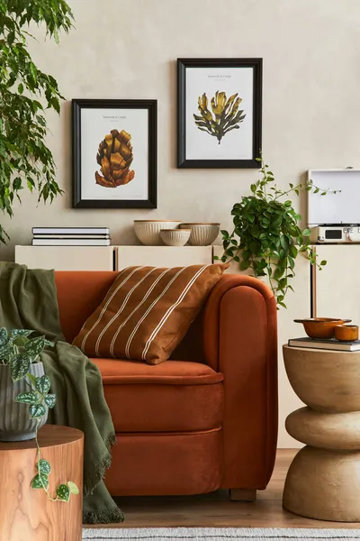 Komposisi Interior Kreatif Ruang Tamu Dengan Sofa Yang Dirancang Dua — Stok Foto