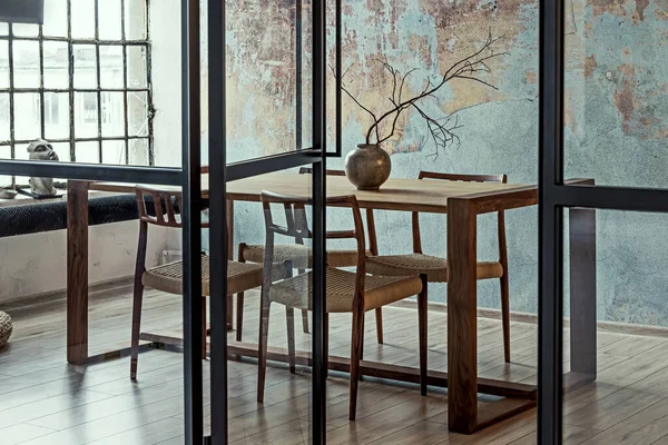 Elegante Diseño Interior Comedor Apartamento Loft Con Mesa Compartida Madera — Foto de Stock