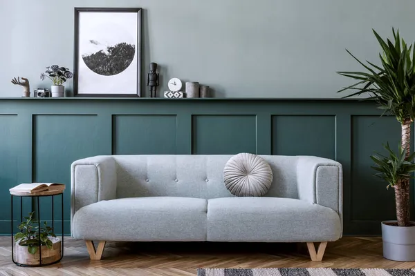 Stijlvol Interieur Van Woonkamer Een Gezellig Appartement Met Stijlvolle Bank — Stockfoto