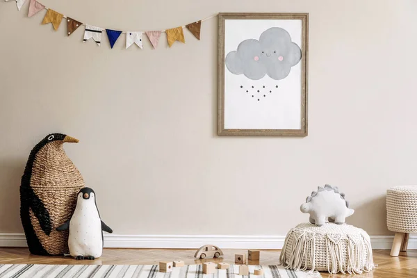 Quarto Elegante Infantil Escandinavo Com Cartaz Simulado Brinquedos Ursinho Pelúcia — Fotografia de Stock