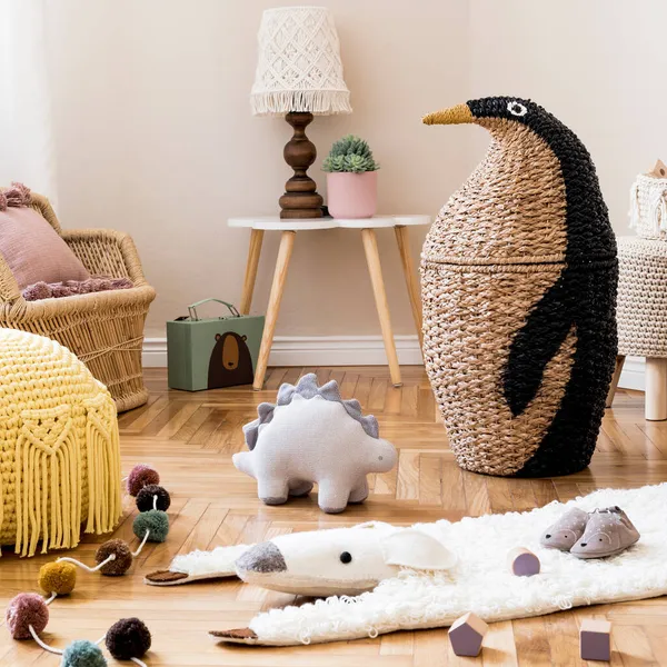 Elegante Interior Escandinavo Sala Crianças Com Brinquedos Naturais Decoração Pendurada — Fotografia de Stock