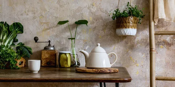 Elegante Composizione Interni Cucina Con Tavolo Famiglia Verdure Teiera Dessert — Foto Stock