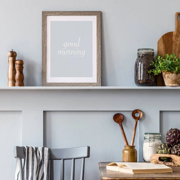 现代家居装修厨房空间的室内设计 配有模拟相框 木制餐桌 食品和厨房配饰 — 图库照片