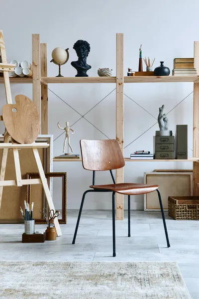 Interior Único Del Espacio Trabajo Del Artista Con Escritorio Elegante — Foto de Stock