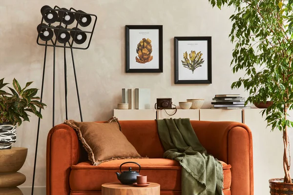 Komposisi Kreatif Interior Ruang Tamu Bergaya Dengan Poster Bingkai Tiruan — Stok Foto