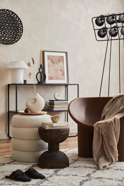 Moderní Elegantní Design Interiéru Obývacího Pokoje Kreativním Křeslem Konzolí Modelovým — Stock fotografie