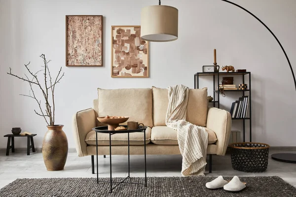 Stylová Kompozice Elegantního Designu Interiéru Obývacího Pokoje Modelovými Rámy Plakátů — Stock fotografie