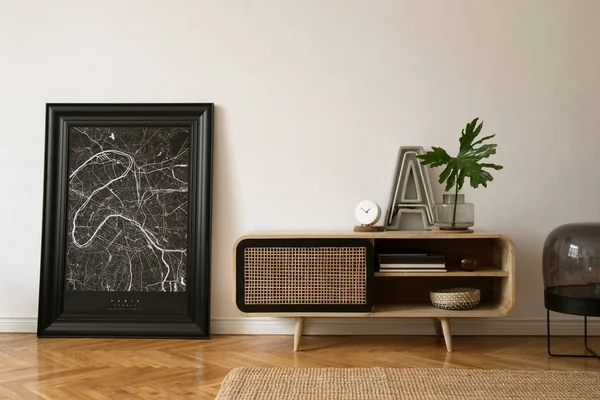 富有创意的现代家居室内装饰 具有模拟地图 藤木堆芯 植物和优雅的家居装饰 — 图库照片
