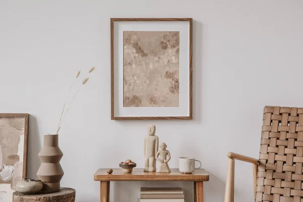 Moderní Kompozice Interiéru Kreativního Obývacího Pokoje Elegantní Dřevěnou Skříní Modelovou — Stock fotografie