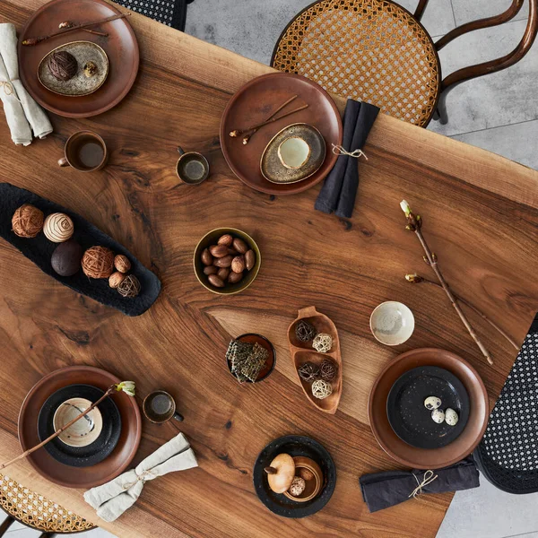 Desain Interior Bergaya Ruang Makan Dengan Meja Kenari Kayu Kursi — Stok Foto
