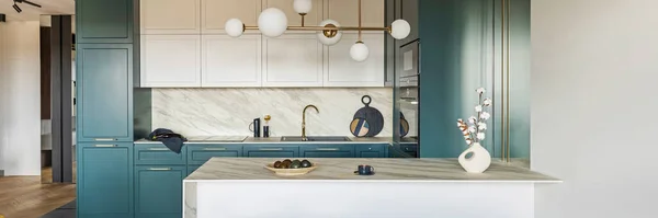 Luxury Modern Vintage Turquoise Interior Marble Kitchen Island Wooden Chockers — Stock Photo, Image