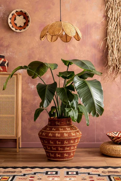 Stylish Boho Vintage Dining Room Interior Big Flower Basket Brown — 스톡 사진
