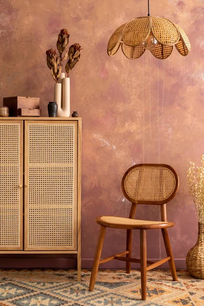 Stylish Boho Vintage Dining Room Interior Rattan Commode Chair Vase — ストック写真