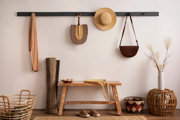 Stylish Composition Cosy Entryway Wooden Basket Carpet Hanger Personal Accessories — Fotografia de Stock