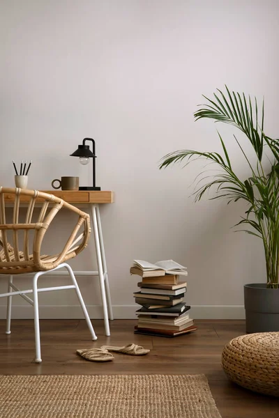 Stylish Composition Cozy Bedroom Wooden Desk Armchair Plant Books Braided — Fotografia de Stock